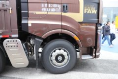 解放J6V 领航版 7.8L柴油 380马力 6X2 一汽解放10档 7.7米仓栅式载货车 解放J6V 领航版 7.8L柴油 380马力 6X2 一汽解放10档 7.7米仓栅式载货车