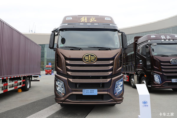 J6V 320马力宽卧铺最新车型到店