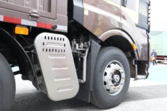 解放J6V 领航版 7.8L柴油 380马力 6X2 一汽解放10档 7.7米仓栅式载货车 解放J6V 领航版 7.8L柴油 380马力 6X2 一汽解放10档 7.7米仓栅式载货车