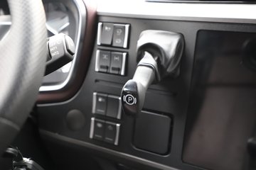 ���J6P 12.5L���� 560���� 8X4 13�� 6.8����ж��ͼƬ