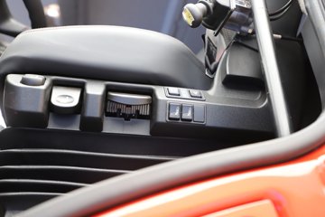 ���J6P 12.5L���� 560���� 8X4 13�� 6.8����ж��ͼƬ