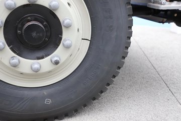 ���J6P 12.5L���� 560���� 8X4 13�� 6.8����ж��ͼƬ