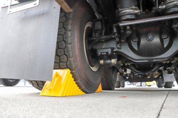 ���J6P 12.5L���� 560���� 8X4 13�� 6.8����ж��ͼƬ