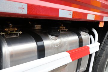 ���J6P 12.5L���� 560���� 8X4 13�� 6.8����ж��ͼƬ