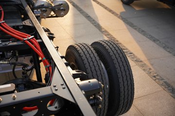����Ǭ��K6E ��ɲ 4.11�׵��Ŵ��綯��ʽ�Ῠ ����ʱ��120.27kWhͼƬ