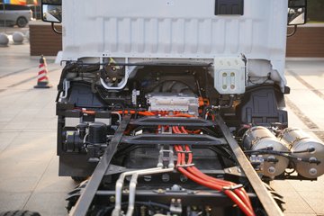 ����Ǭ��K6E ��ɲ 4.11�׵��Ŵ��綯��ʽ�Ῠ ����ʱ��120.27kWhͼƬ