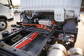 ����Ǭ��K6E ��ɲ 4.11�׵��Ŵ��綯��ʽ�Ῠ ����ʱ��120.27kWhͼƬ