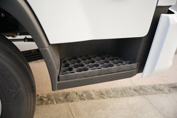 ����Ǭ��K6E ��ɲ 4.11�׵��Ŵ��綯��դʽ�Ῠ ����ʱ��140.41kWhͼƬ