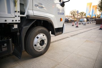 ����Ǭ��K6E ��ɲ 4.11�׵��Ŵ��綯��դʽ�Ῠ ����ʱ��140.41kWhͼƬ