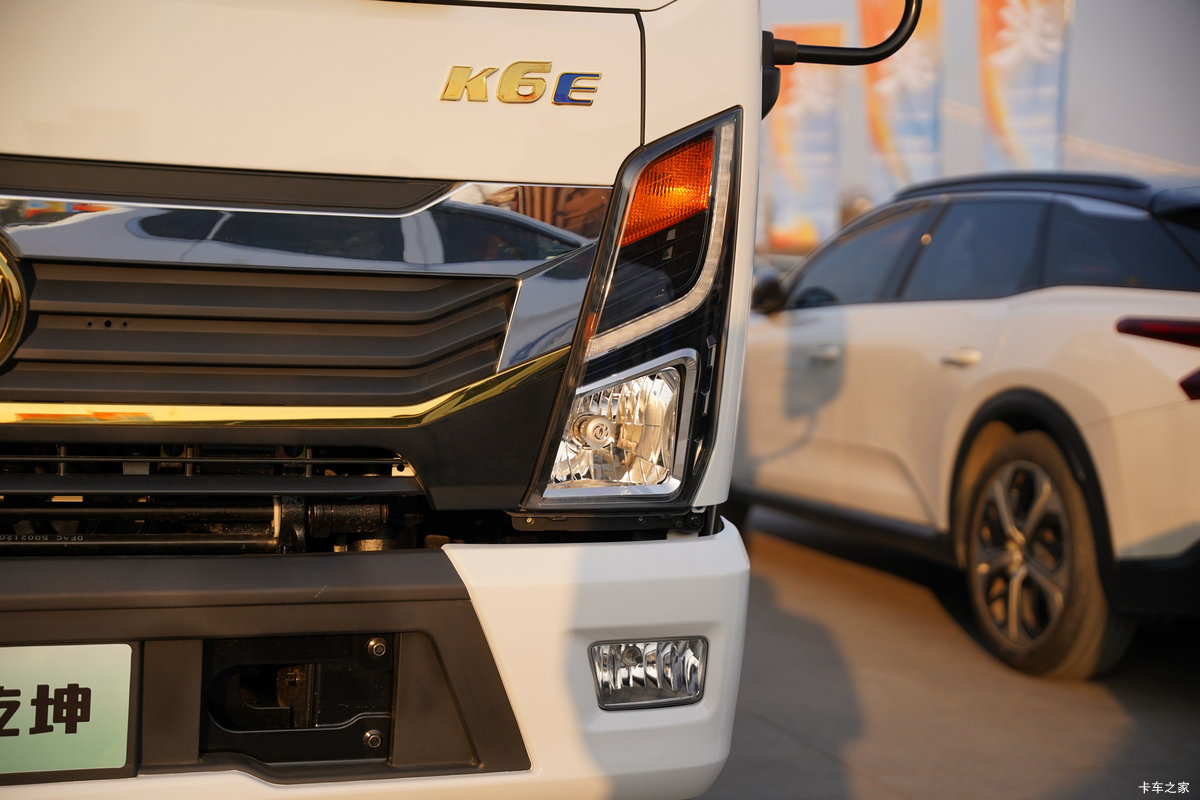 ����Ǭ��K6E ��ɲ 4.11�׵��Ŵ��綯��դʽ�Ῠ ����ʱ��140.41kWh���