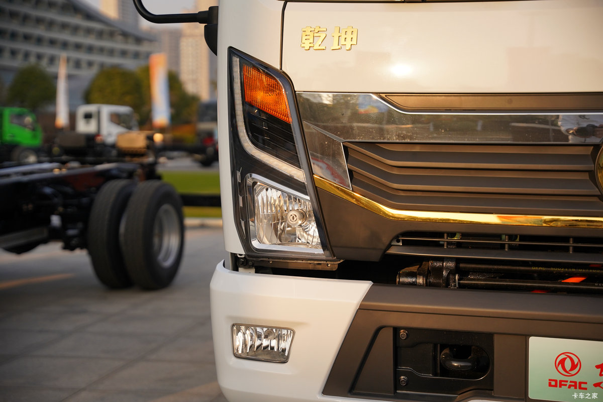 ����Ǭ��K6E ��ɲ 4.11�׵��Ŵ��綯��դʽ�Ῠ ����ʱ��140.41kWh���