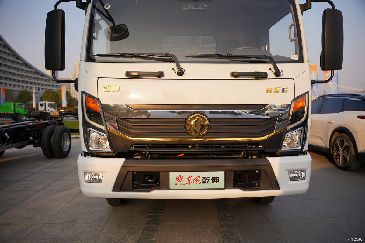 ����Ǭ��K6E ��ɲ 4.11�׵��Ŵ��綯��դʽ�Ῠ ����ʱ��140.41kWh���