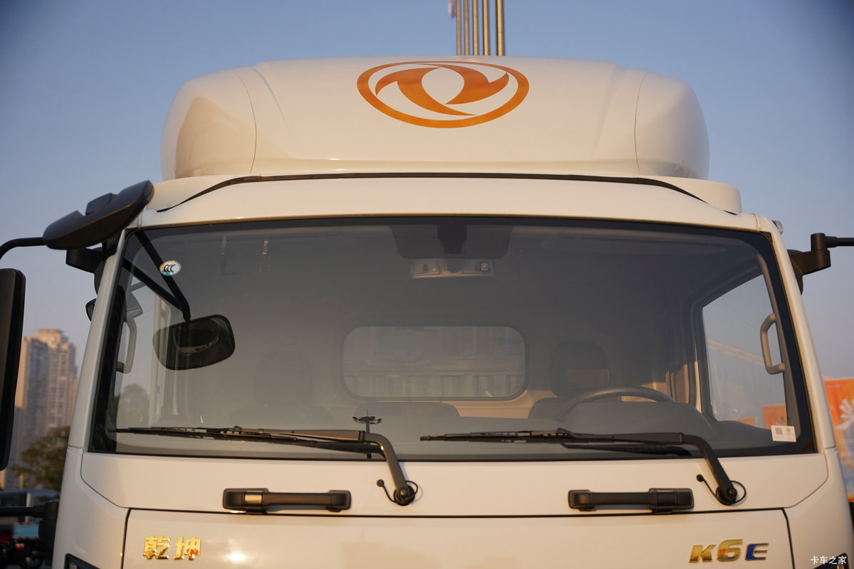 ����Ǭ��K6E ��ɲ 4.11�׵��Ŵ��綯��դʽ�Ῠ ����ʱ��140.41kWh���