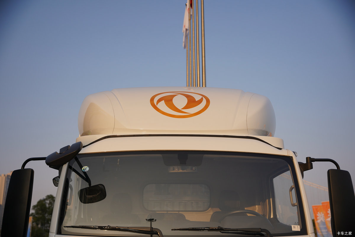 ����Ǭ��K6E ��ɲ 4.11�׵��Ŵ��綯��դʽ�Ῠ ����ʱ��140.41kWh���