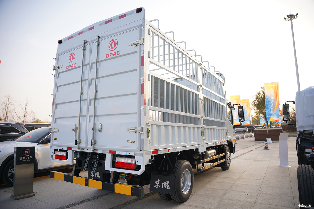 ����Ǭ��K6E ��ɲ 4.11�׵��Ŵ��綯��դʽ�Ῠ ����ʱ��140.41kWh���