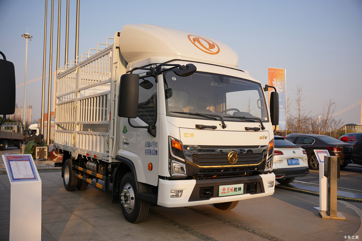 ����Ǭ��K6E ��ɲ 4.11�׵��Ŵ��綯��դʽ�Ῠ ����ʱ��140.41kWh���