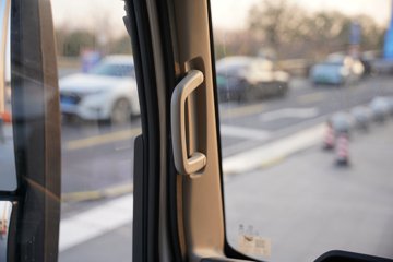 ����Ǭ��K6E ��ɲ 4.11�׵��Ŵ��綯��դʽ�Ῠ ����ʱ��140.41kWhͼƬ