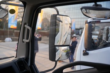 ����Ǭ��K6E ��ɲ 4.11�׵��Ŵ��綯��դʽ�Ῠ ����ʱ��140.41kWhͼƬ