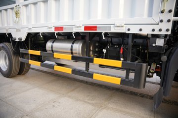 ����Ǭ��K6E ��ɲ 4.11�׵��Ŵ��綯��դʽ�Ῠ ����ʱ��140.41kWhͼƬ