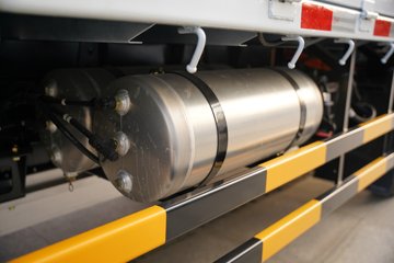 ����Ǭ��K6E ��ɲ 4.11�׵��Ŵ��綯��դʽ�Ῠ ����ʱ��140.41kWhͼƬ