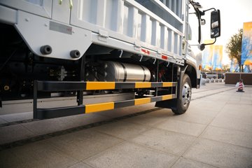 ����Ǭ��K6E ��ɲ 4.11�׵��Ŵ��綯��դʽ�Ῠ ����ʱ��140.41kWhͼƬ