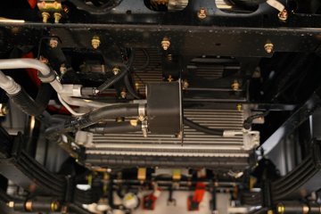 ����Ǭ��K6E ��ɲ 4.11�׵��Ŵ��綯��դʽ�Ῠ ����ʱ��140.41kWhͼƬ