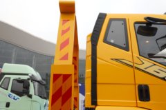 解放J6L 240马力 4X2 平板运输车 解放J6L 240马力 4X2 平板运输车