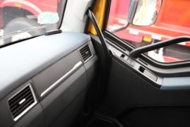 解放J6L&nbsp;平板运输车驾驶室图片