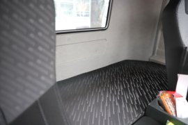 解放J6L&nbsp;平板运输车驾驶室图片