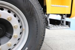 解放J6L 240马力 4X2 平板运输车 解放J6L 240马力 4X2 平板运输车