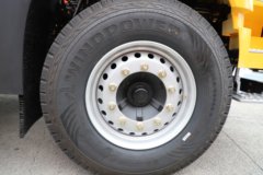 解放J6L 240马力 4X2 平板运输车 解放J6L 240马力 4X2 平板运输车