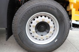 解放J6L&nbsp;平板运输车底盘图片