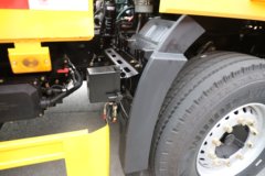 解放J6L 240马力 4X2 平板运输车 解放J6L 240马力 4X2 平板运输车