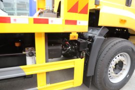 解放J6L&nbsp;平板运输车底盘图片