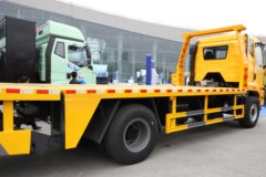 解放J6L 240马力 4X2 平板运输车 解放J6L 240马力 4X2 平板运输车