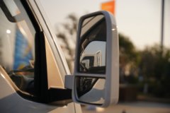 东风途逸T5 1.6L汽油 122马力 东安5档 液刹 3.79米单排厢式微卡