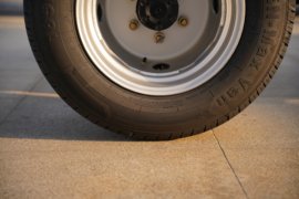 T5&nbsp;载货车底盘                                                图片