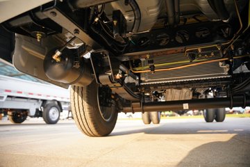 ����;��T5 1.6L���� 122���� ����5�� Һɲ 3.79�׵�����ʽ΢��ͼƬ