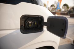 东风途逸T7E 3.1米单排纯电动栏板微卡 宁德时代41.86kWh