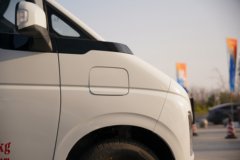 东风途逸T7E 3.1米单排纯电动栏板微卡 宁德时代41.86kWh