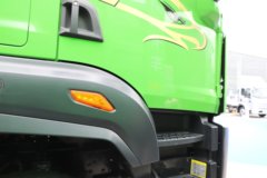 青岛解放鹰拓 8X4 5.8米纯电动自卸车 宁德时代352kWh