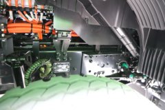 青岛解放鹰拓 8X4 5.8米纯电动自卸车 宁德时代352kWh