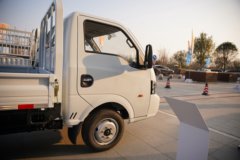 东风途逸T9E 液刹 4.005米单排纯电动栏板微卡 中创新航56.67kWh