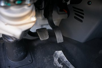 ����;��T9E Һɲ 4.005�׵��Ŵ��綯����΢�� �д��º�56.67kWhͼƬ