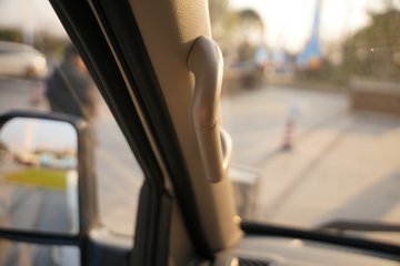 ����;��T9E Һɲ 4.005�׵��Ŵ��綯����΢�� �д��º�56.67kWhͼƬ