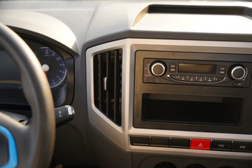 ����;��T9E Һɲ 4.005�׵��Ŵ��綯����΢�� �д��º�56.67kWhͼƬ