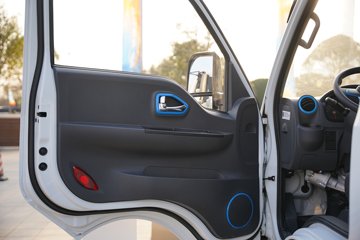 ����;��T9E Һɲ 4.005�׵��Ŵ��綯����΢�� �д��º�56.67kWhͼƬ