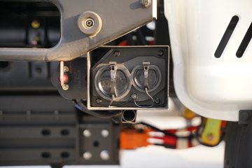 ����;��T9E Һɲ 4.005�׵��Ŵ��綯����΢�� �д��º�56.67kWhͼƬ