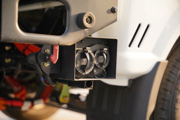 ����;��T9E Һɲ 4.005�׵��Ŵ��綯����΢�� �д��º�56.67kWhͼƬ