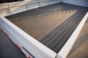 ����;��T9E Һɲ 4.005�׵��Ŵ��綯����΢�� �д��º�56.67kWhͼƬ